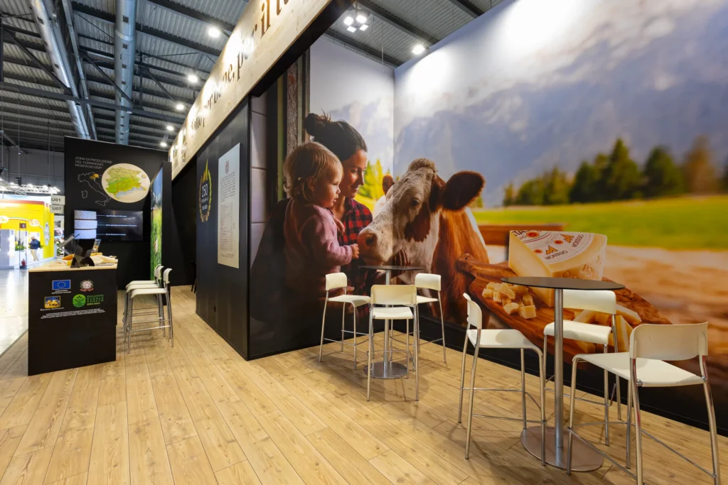 Allestimento stand Consorzio Montasio TuttoFood 2026 Milano - stand fieristico settore food tradizione italiana