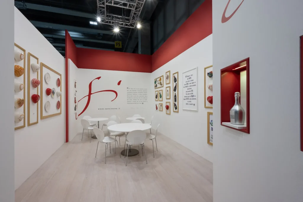 Allestimento stand San Simone Winery Vinitaly 2026 Verona - stand fieristico settore vino