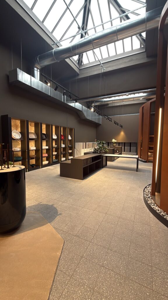Showroom arredobagno IDRAS Monza, vista d'insieme – Progetto 2